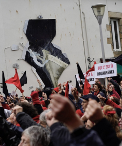 Arrivée devant les Halles : le concert va pouvoir commencer